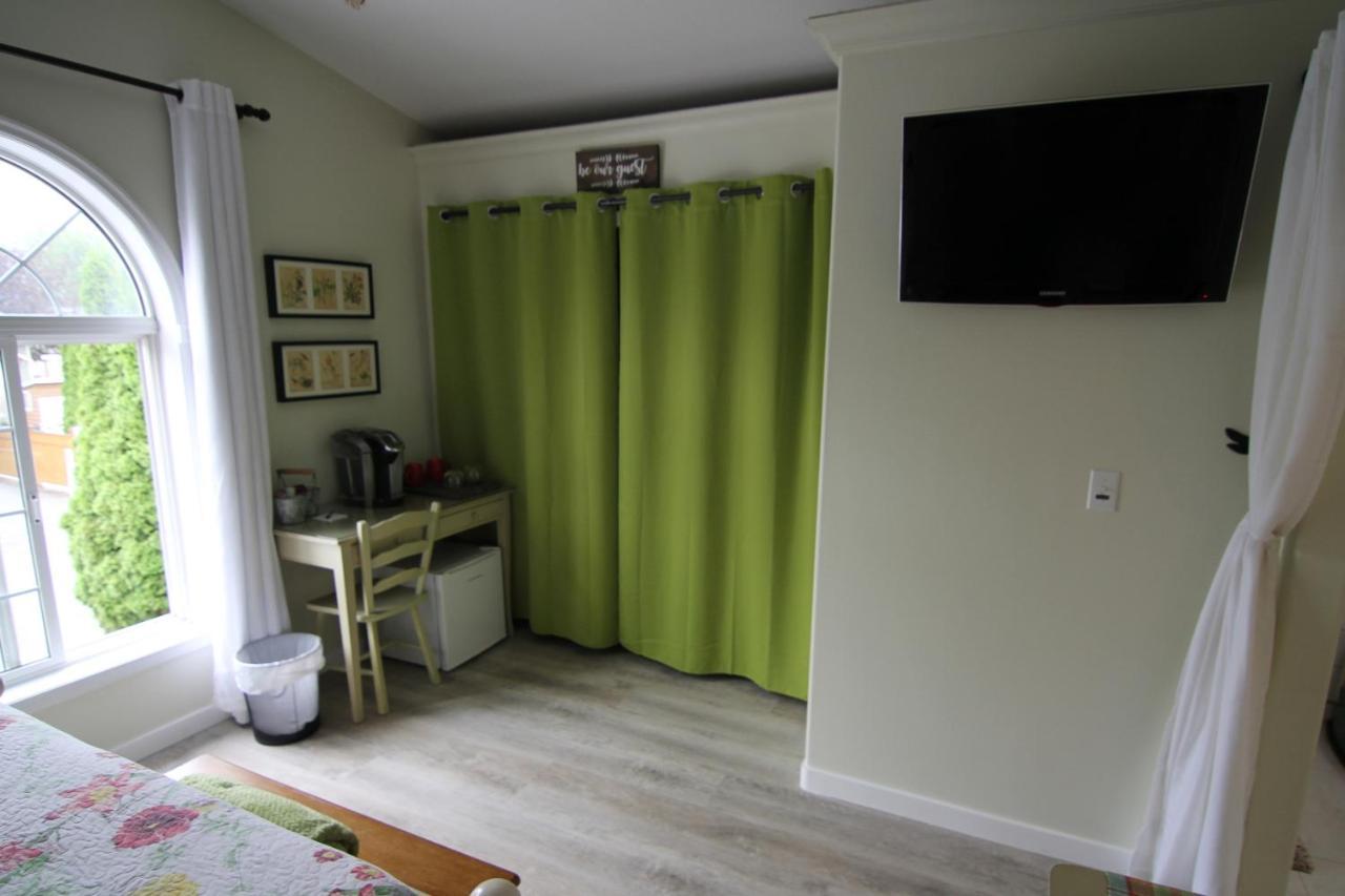 Sunshine And Wine Loft Hotell Penticton Exteriör bild